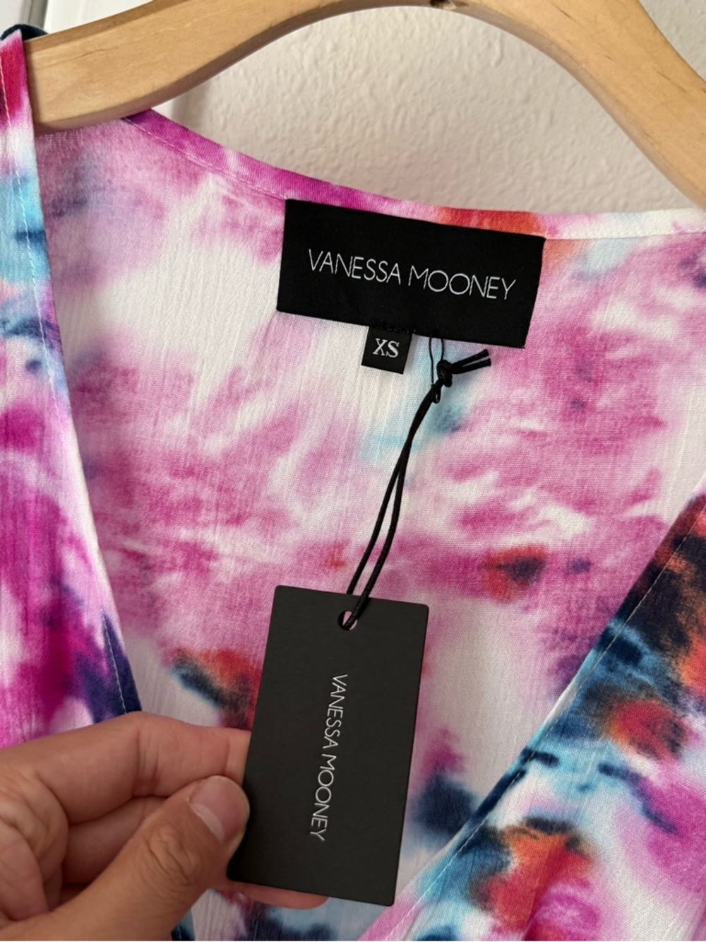 NWT Vanessa Mooney multicolor pink tie dye rayon gauze cropped tie front top - Picture 4 of 5